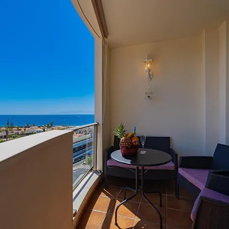 With Amazing Ocean View Apartment